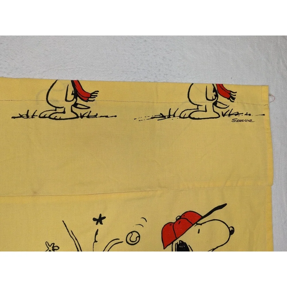 Peanuts Snoopy‎ Yellow Baseball Curtain Panel About 38x38 Inch